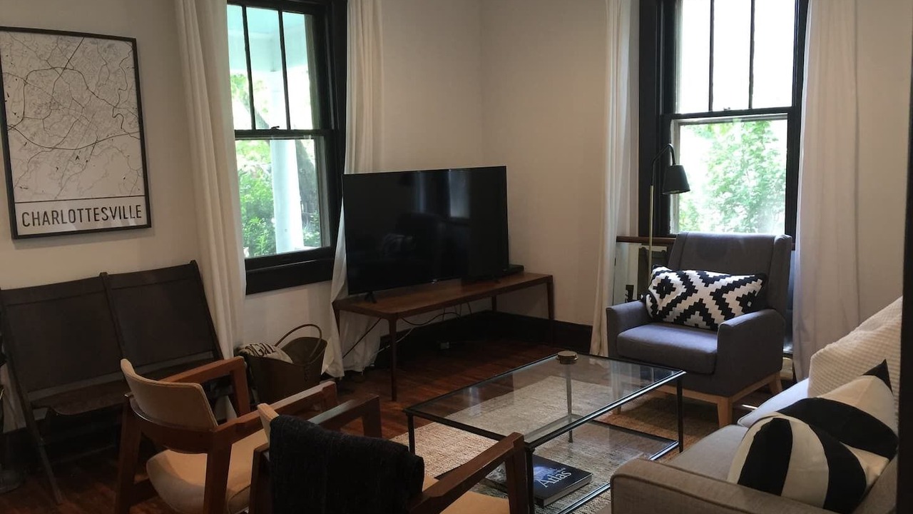 Photo of Livingroom in Belmont