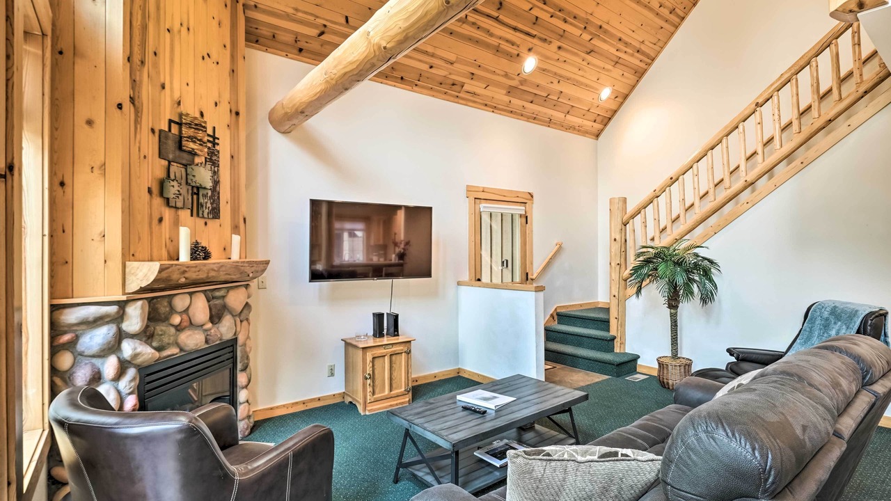 Photo of Livingroom in Klamath Falls