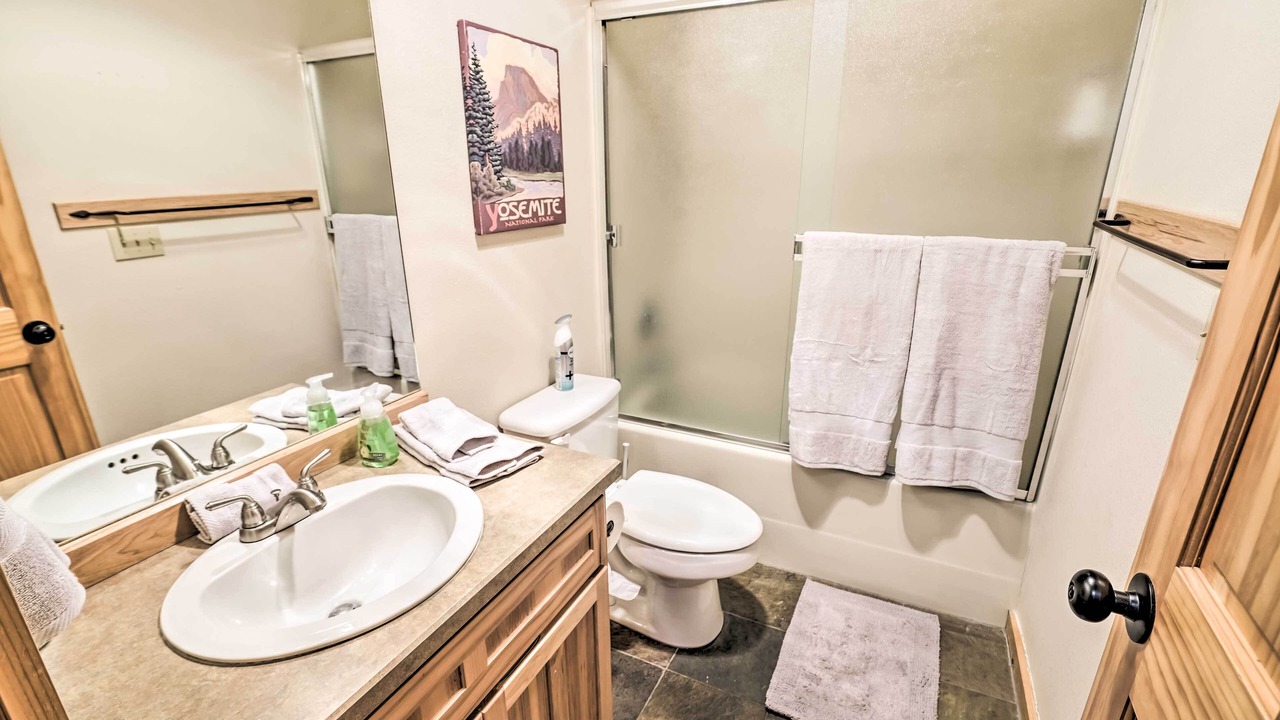 Photo of Bathroom in Klamath Falls