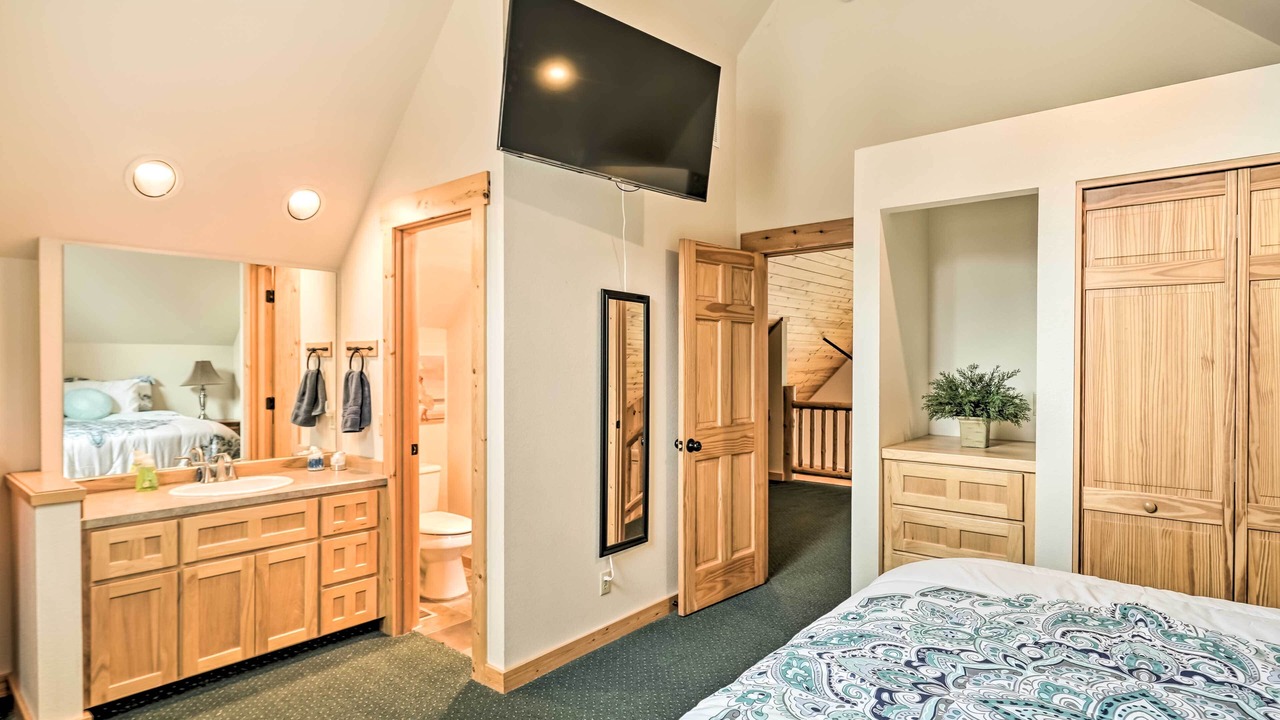 Photo of Bathroom in Klamath Falls