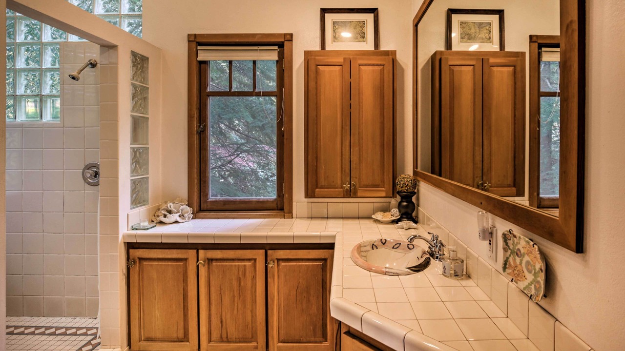 Photo of Bathroom in Belknap Springs