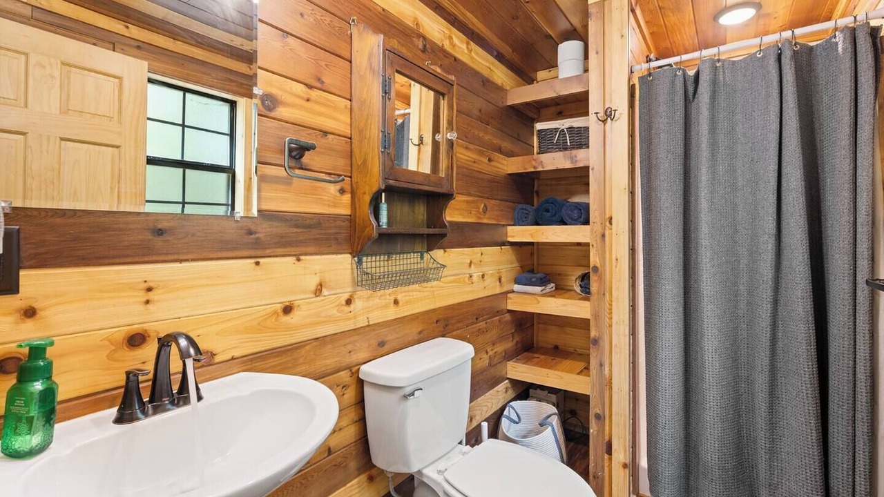Photo of Bathroom in Pickens