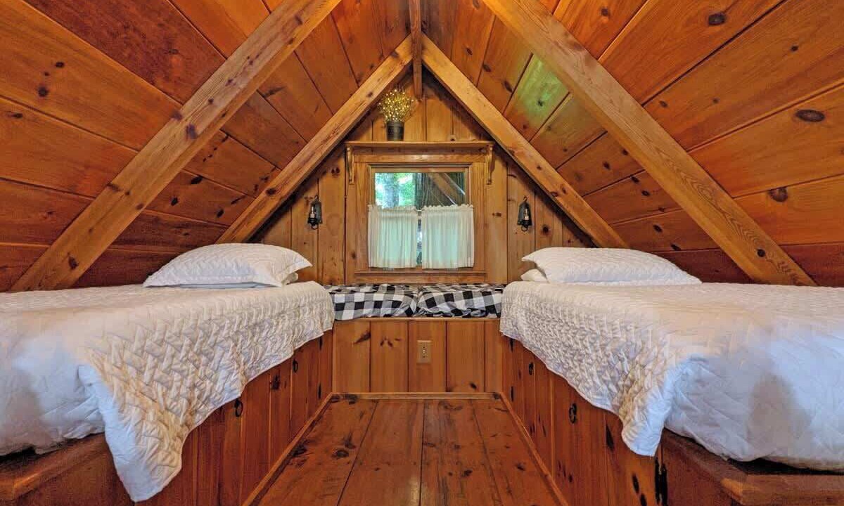Photo of Bedroom in Benton