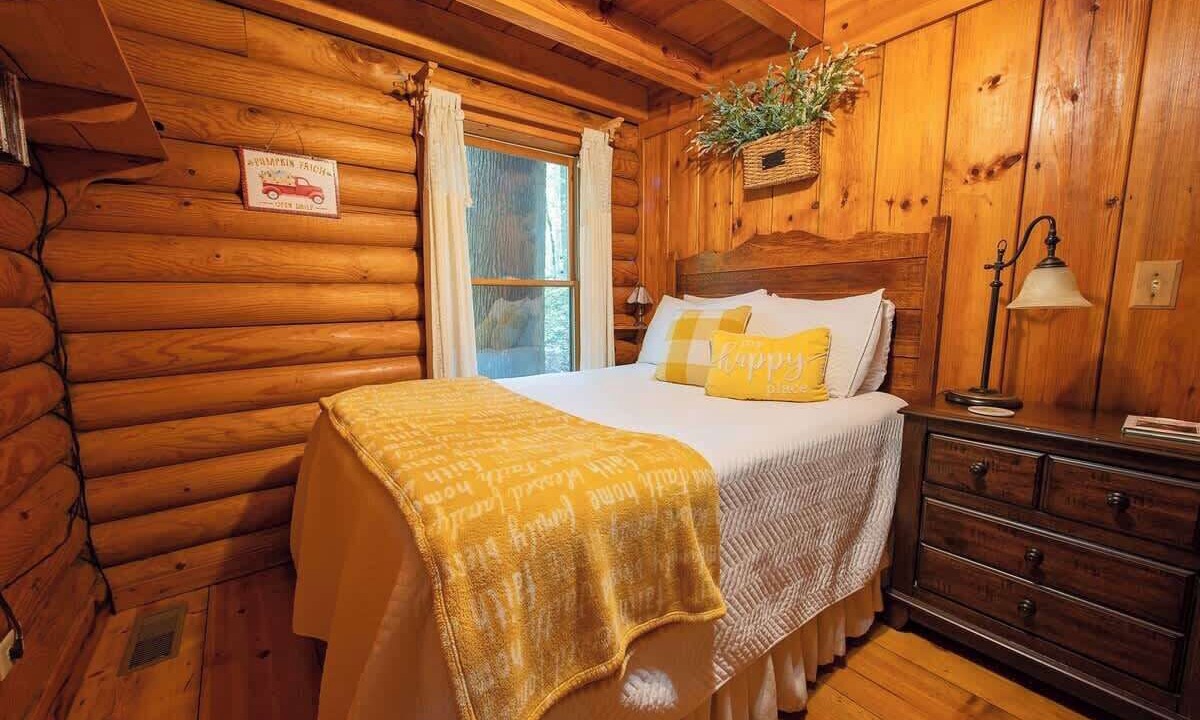 Photo of Bedroom in Benton