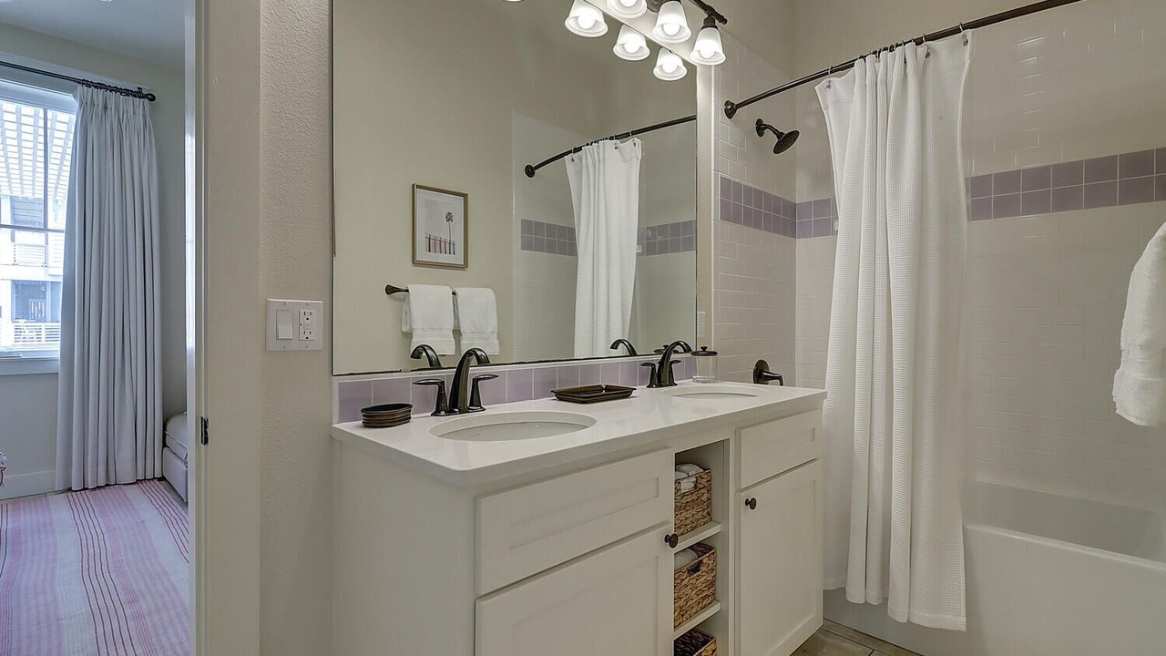 Photo of Bathroom in Cinnamon Shore
