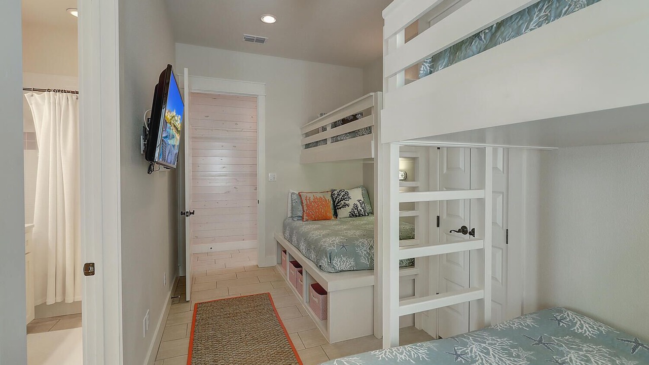 Photo of Bedroom in Cinnamon Shore