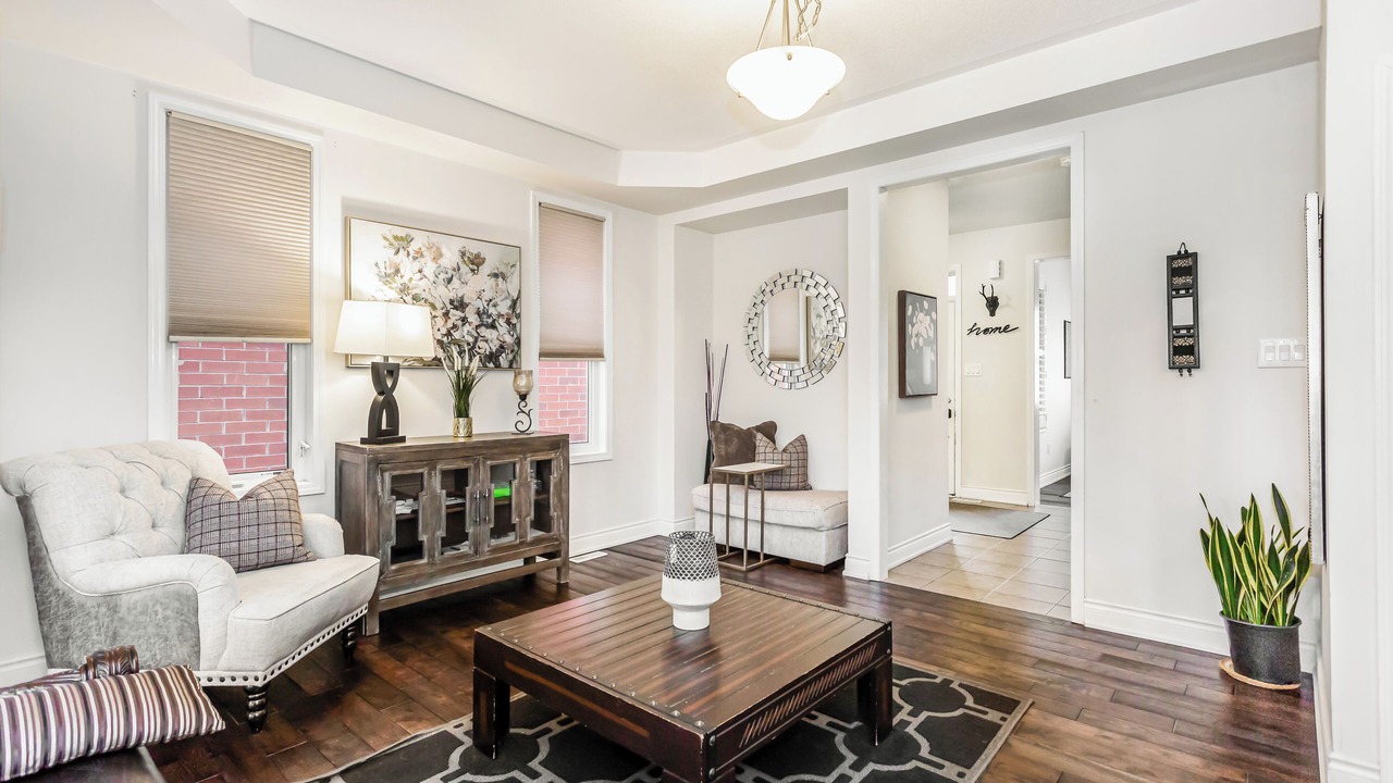 Photo of Livingroom in Milton