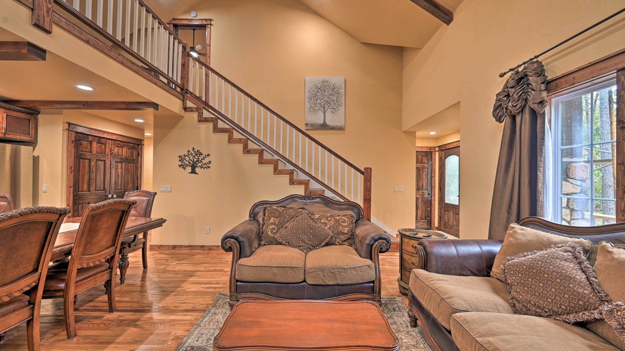 Photo of Livingroom in Broken Bow
