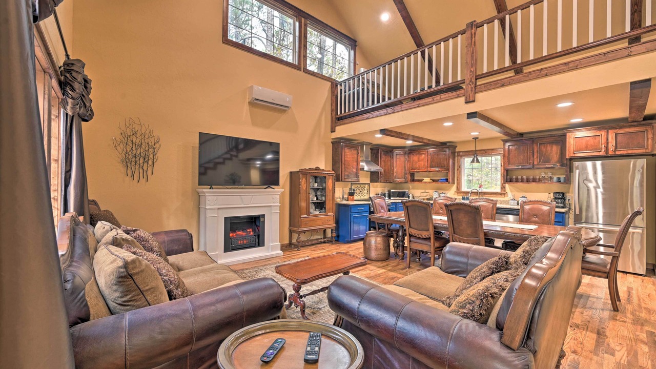 Photo of Livingroom in Broken Bow