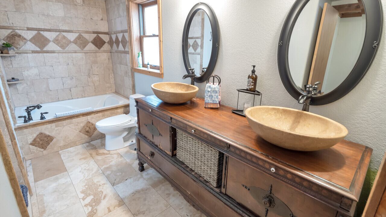 Photo of Bathroom in Crowder