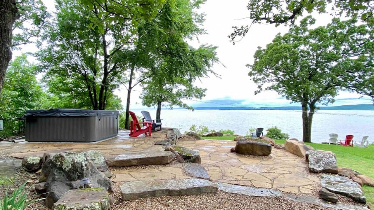 Photo of Outdoor in Crowder