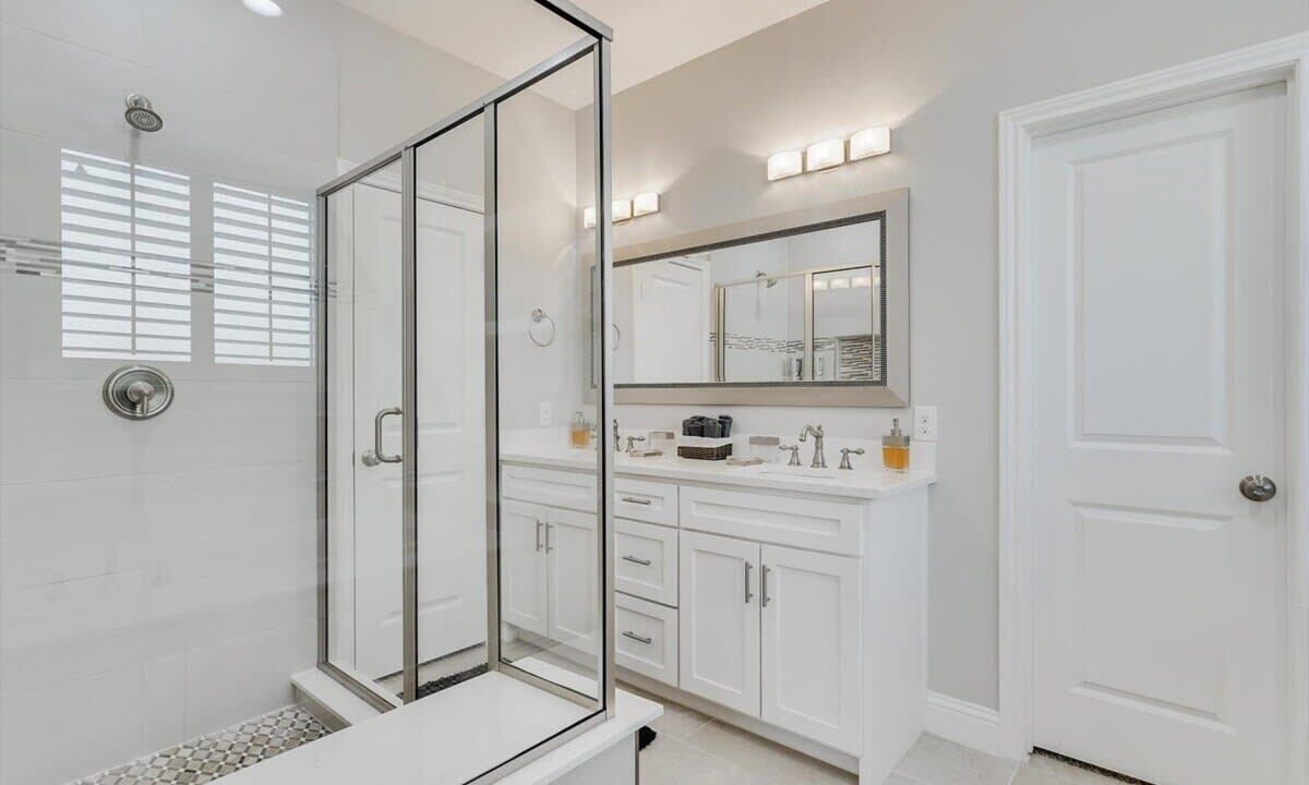 Photo of Bathroom in Rowlett