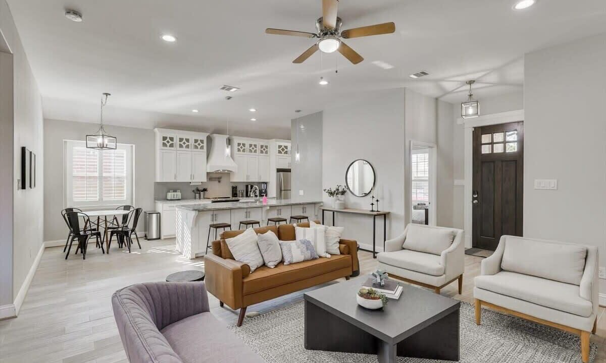 Photo of Livingroom in Rowlett