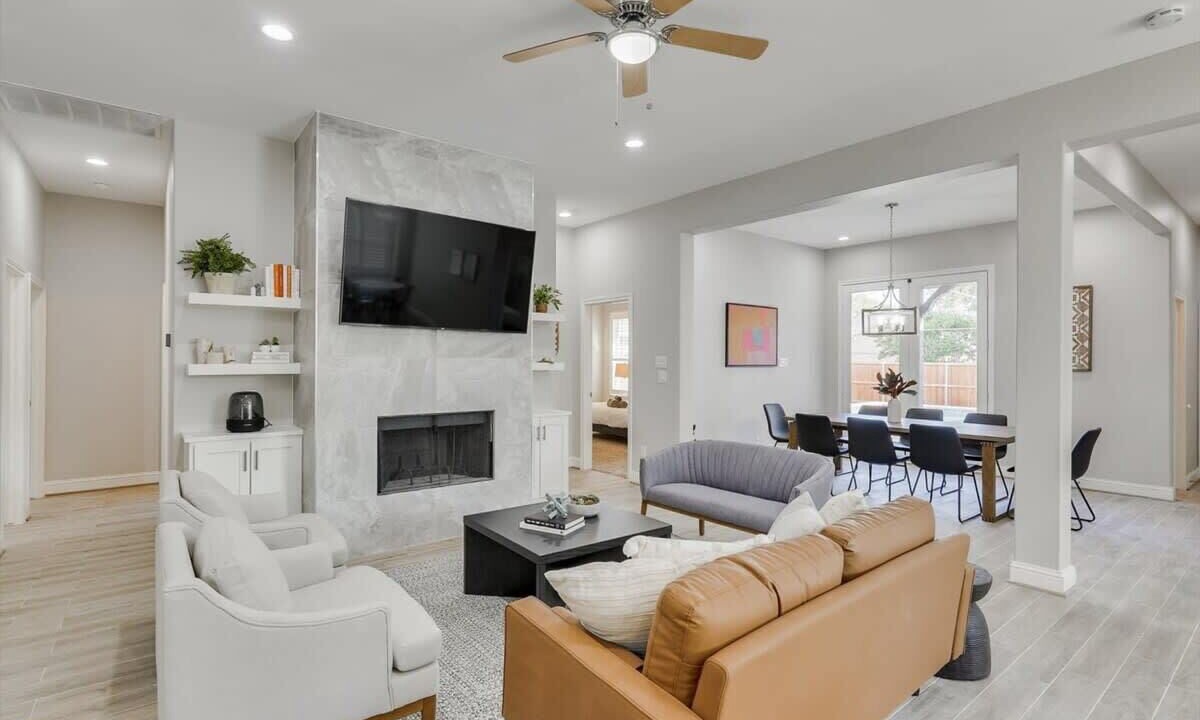 Photo of Livingroom in Rowlett