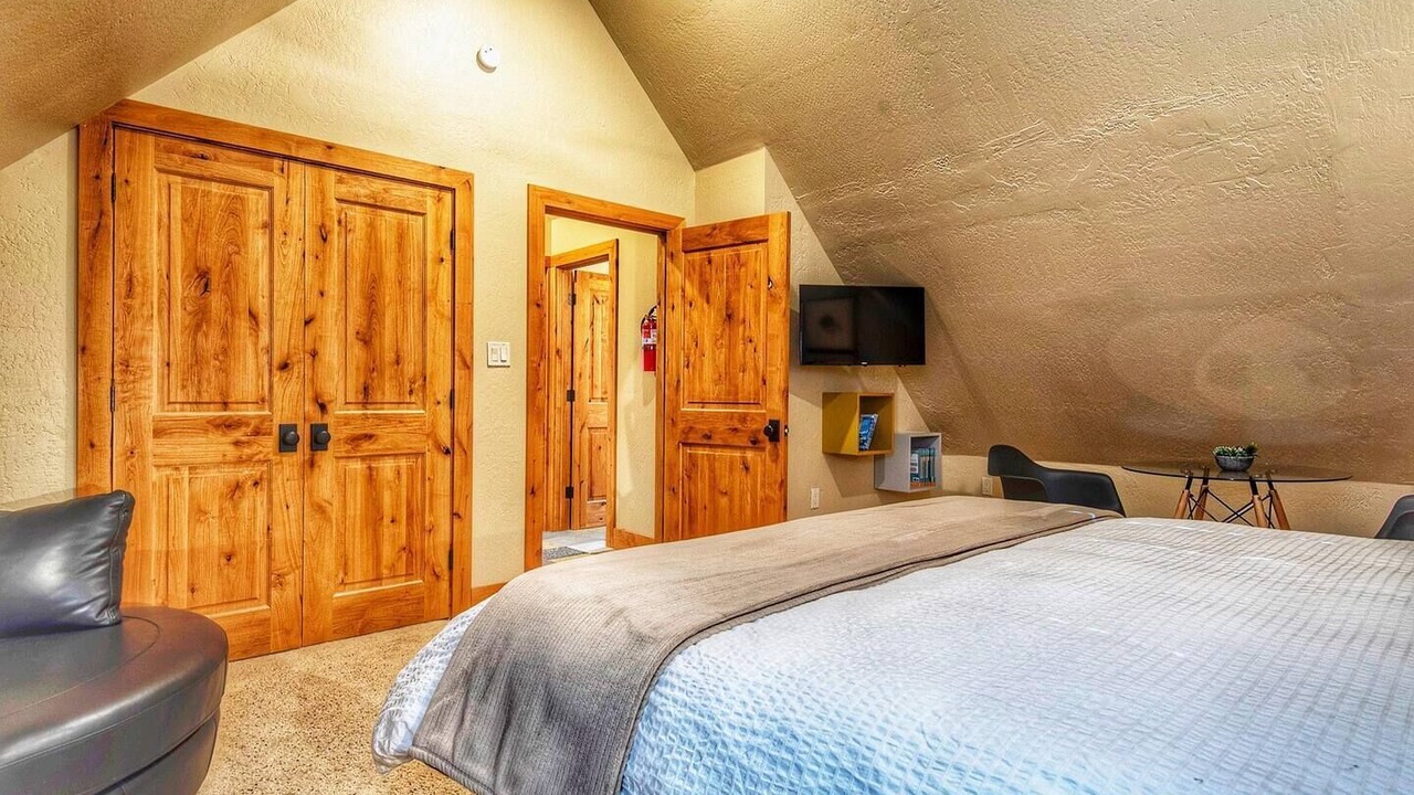 Photo of Bedroom in Ridgewood