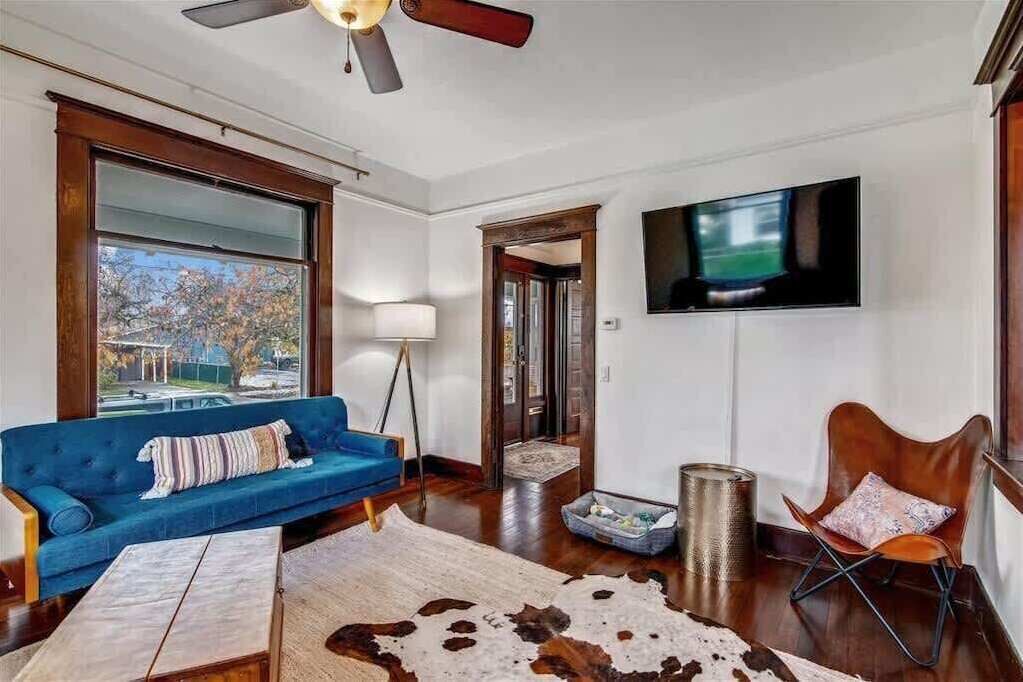 Photo of Livingroom in McMinnville