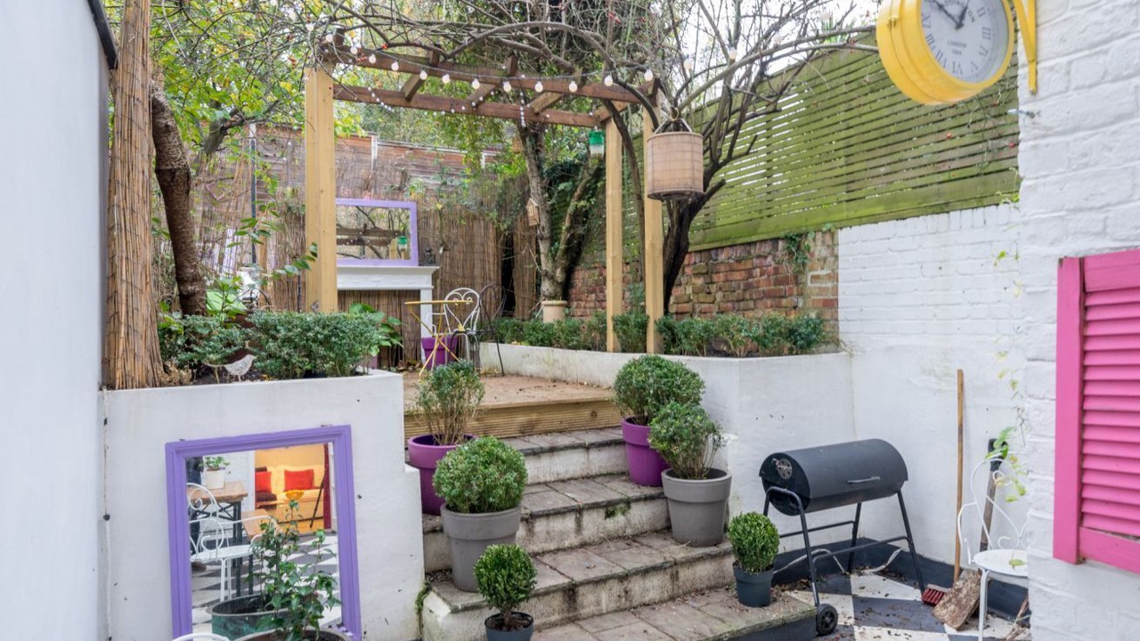 Photo of Others in Shepherd's Bush