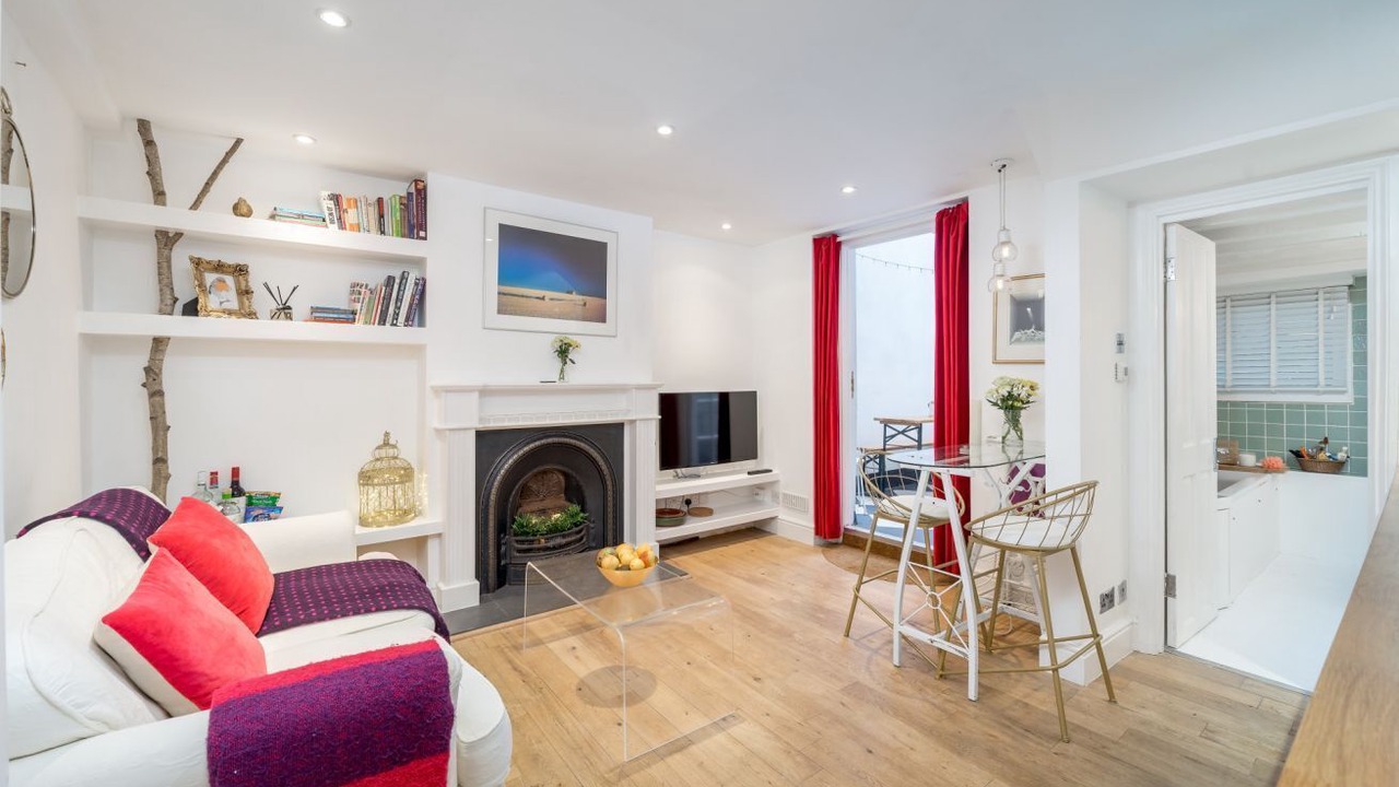 Photo of Livingroom in Shepherd's Bush