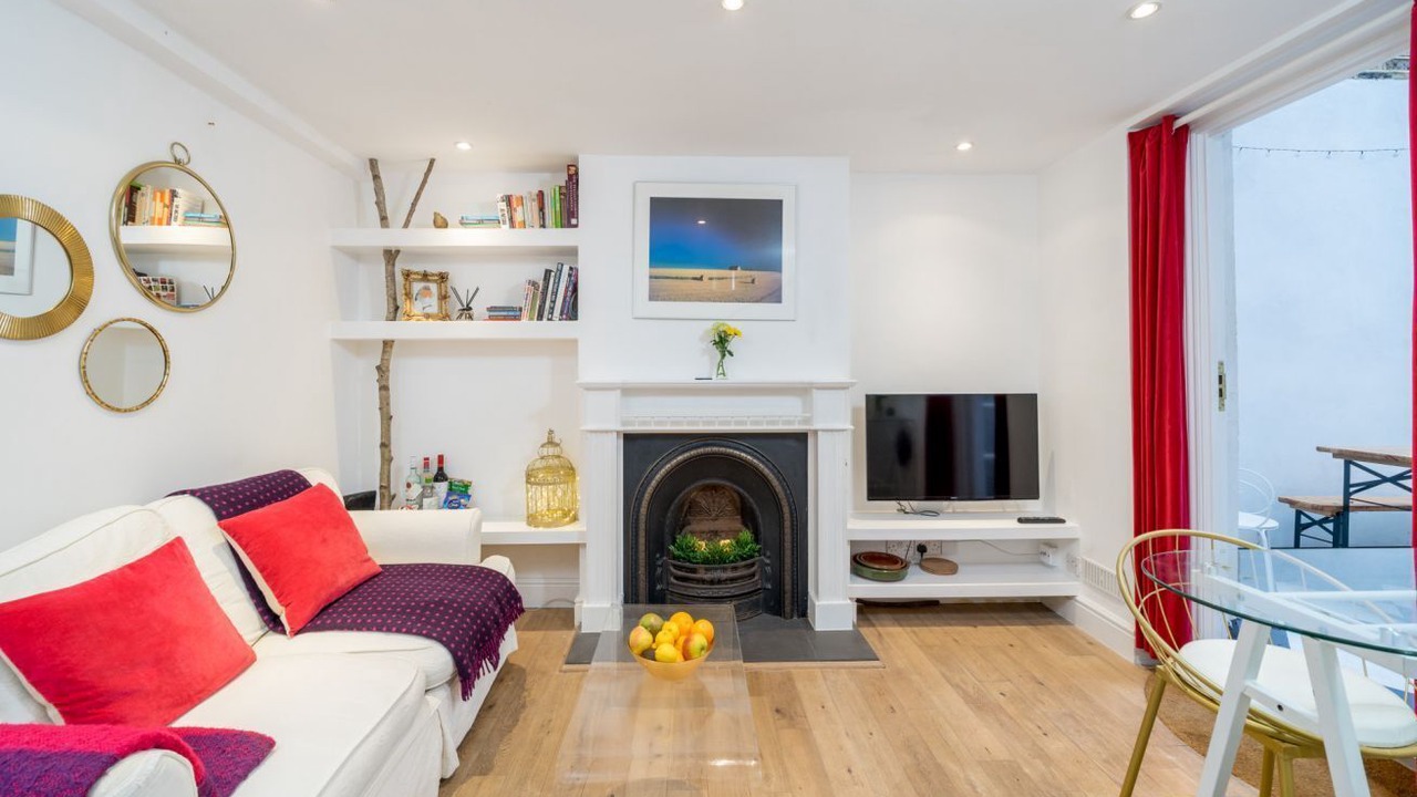 Photo of Livingroom in Shepherd's Bush