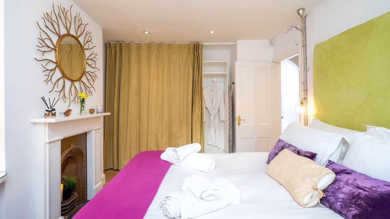 Photo of Others in Shepherd's Bush