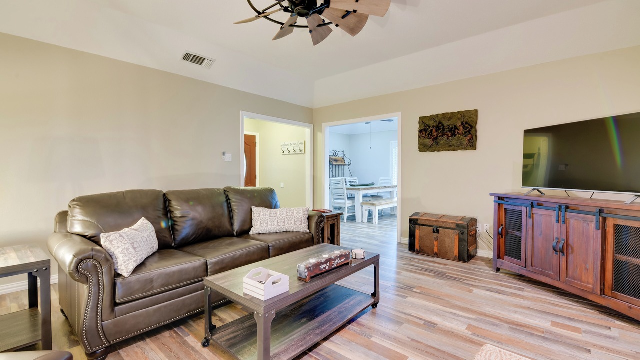 Photo of Livingroom in Granbury