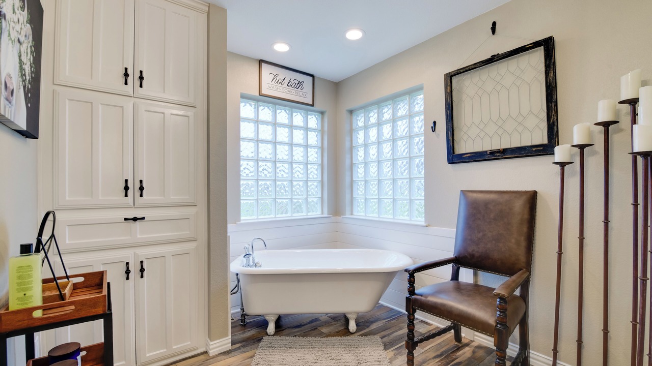 Photo of Bathroom in Granbury