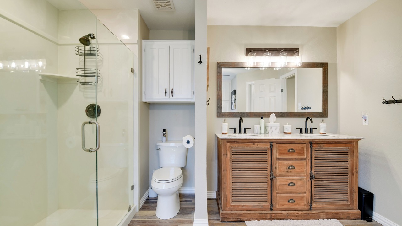 Photo of Bathroom in Granbury