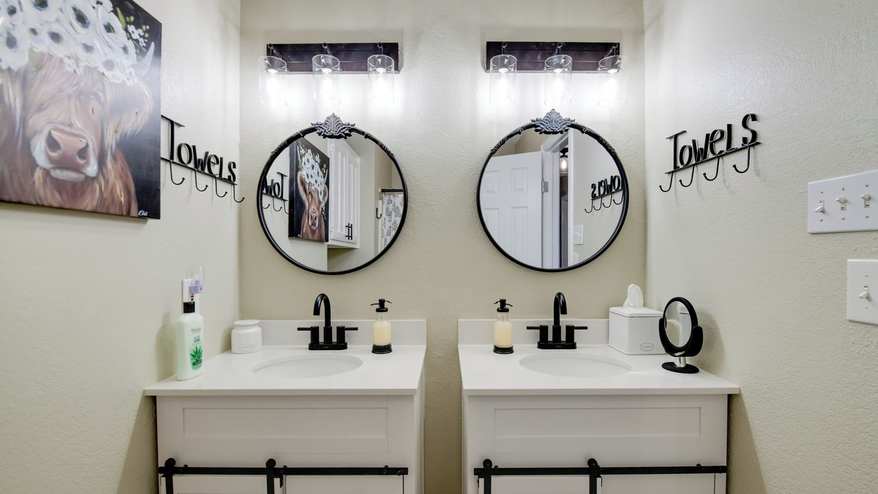 Photo of Bathroom in Granbury
