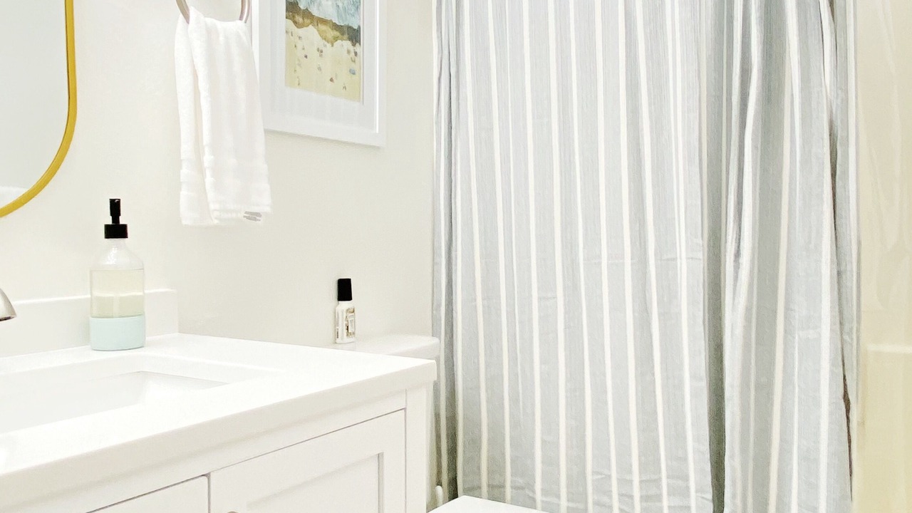 Photo of Bathroom in Peacock