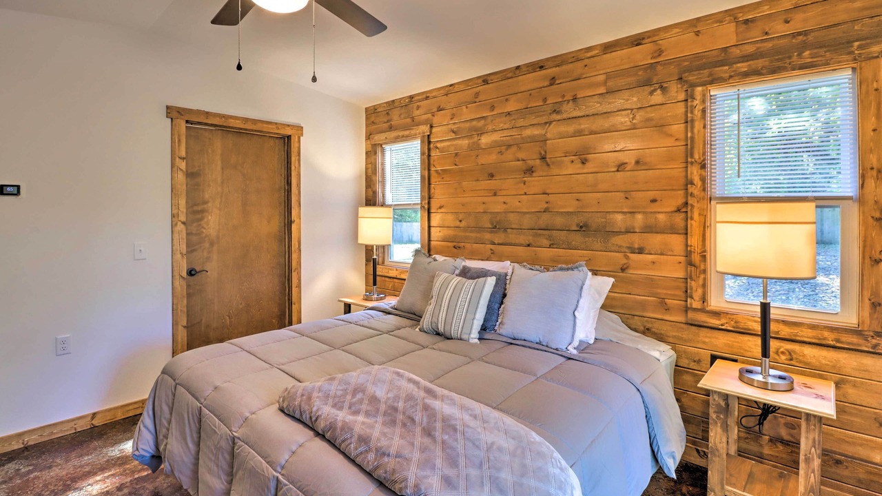 Photo of Others in Lone Rock