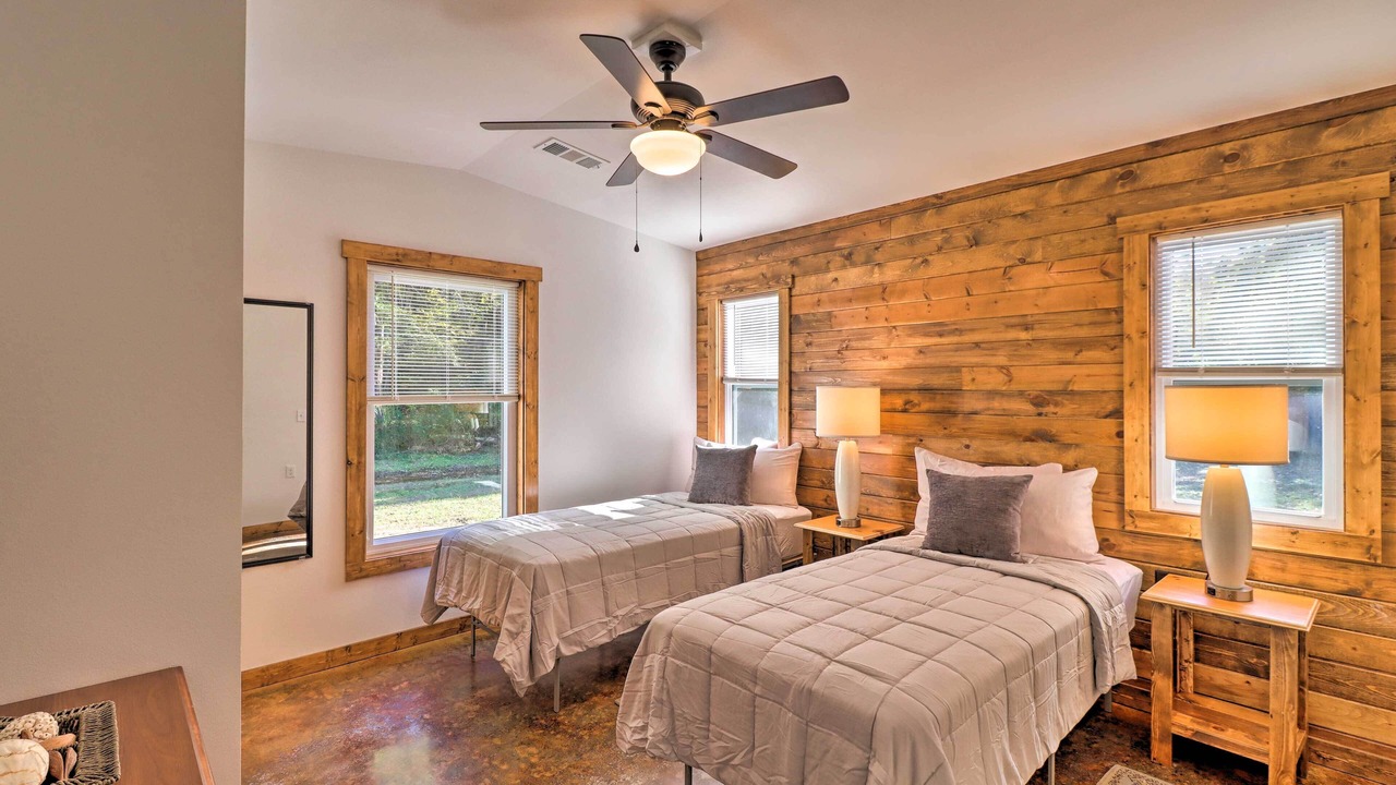 Photo of Others in Lone Rock