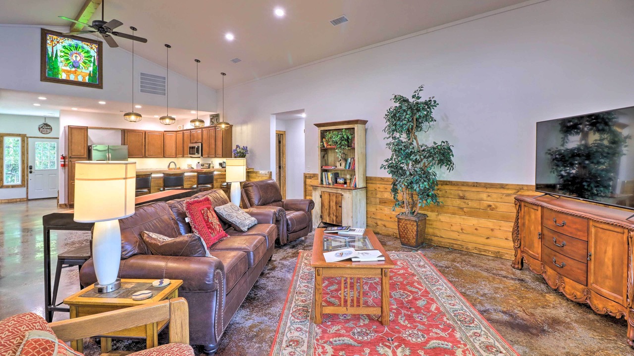 Photo of Bedroom in Lone Rock