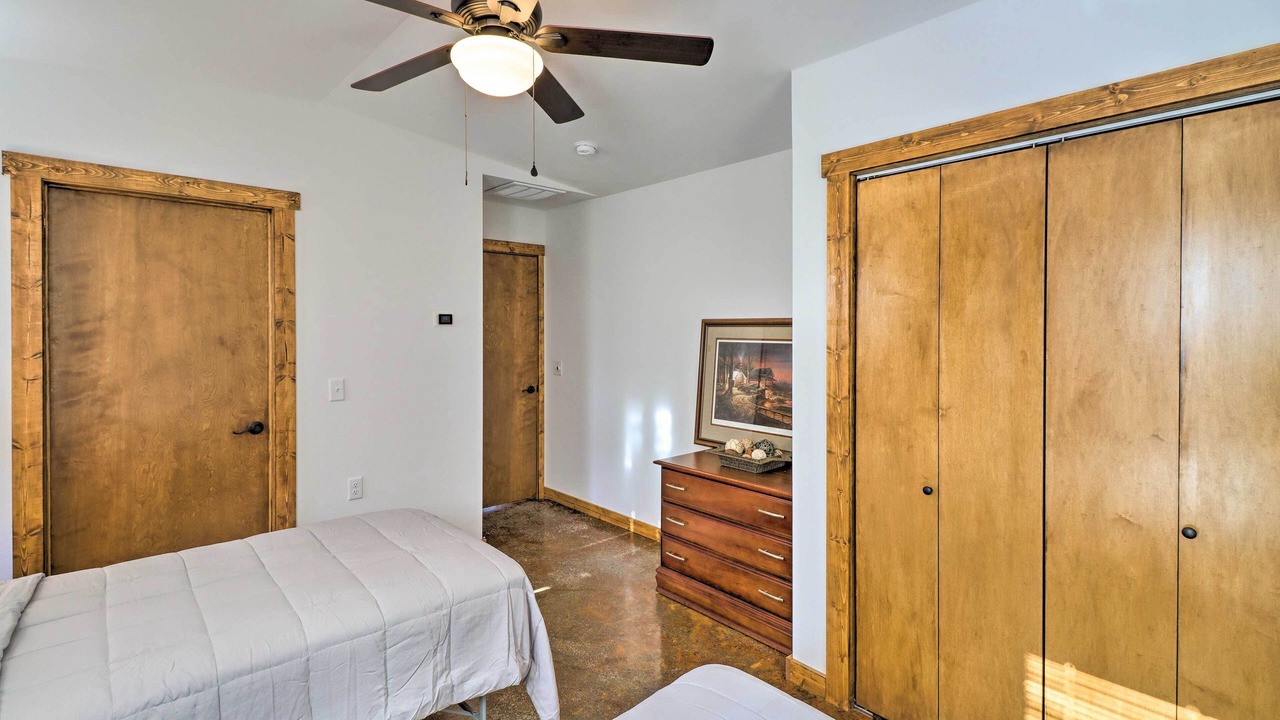 Photo of Others in Lone Rock