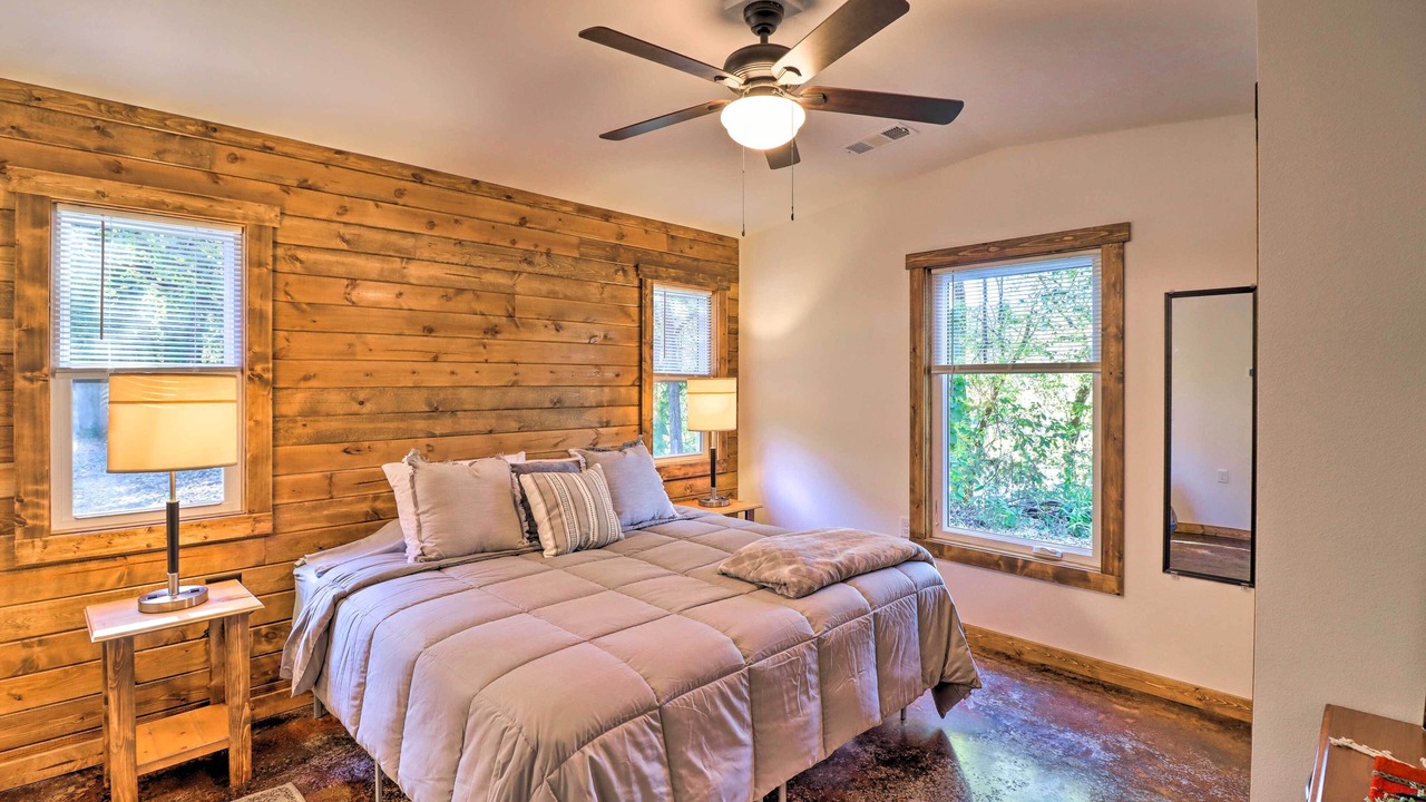 Photo of Others in Lone Rock