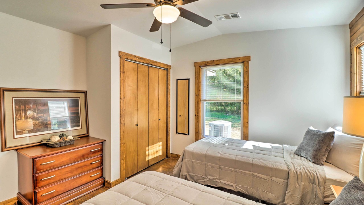 Photo of Others in Lone Rock