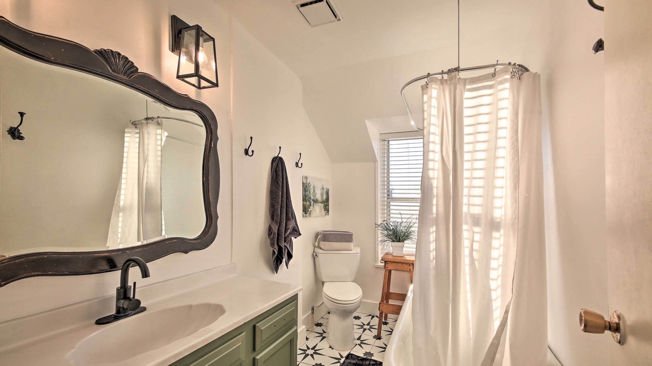 Photo of Bathroom in Blue
