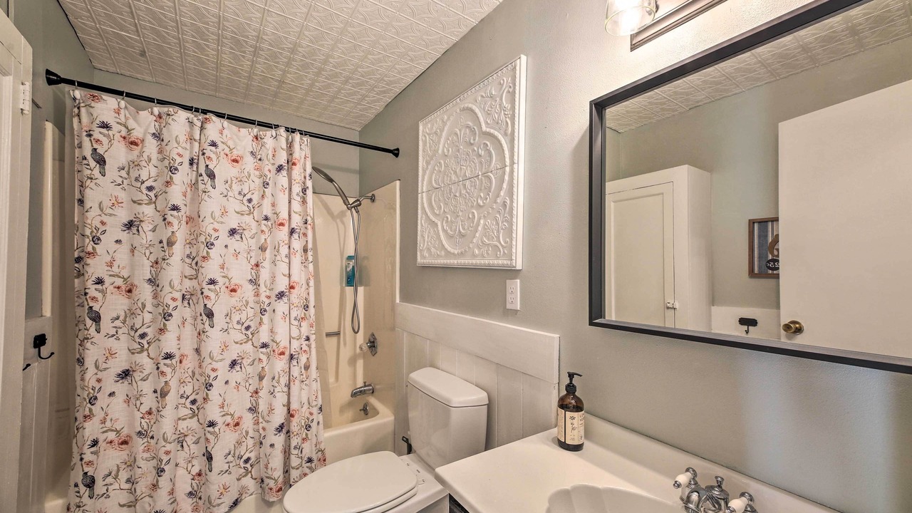 Photo of Bathroom in Blue