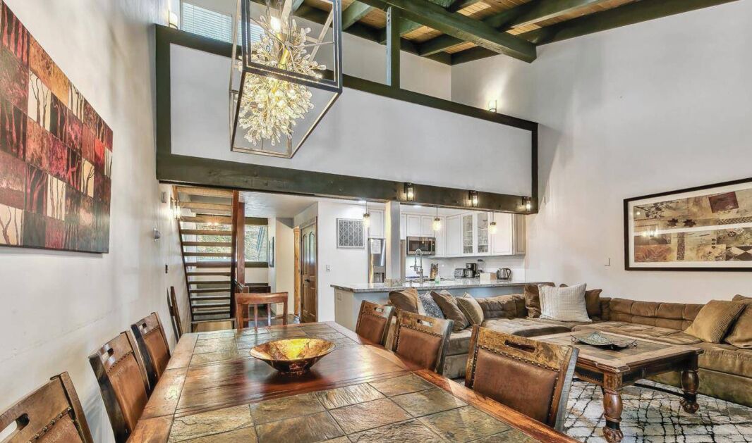 Photo of Livingroom in South Lake Tahoe