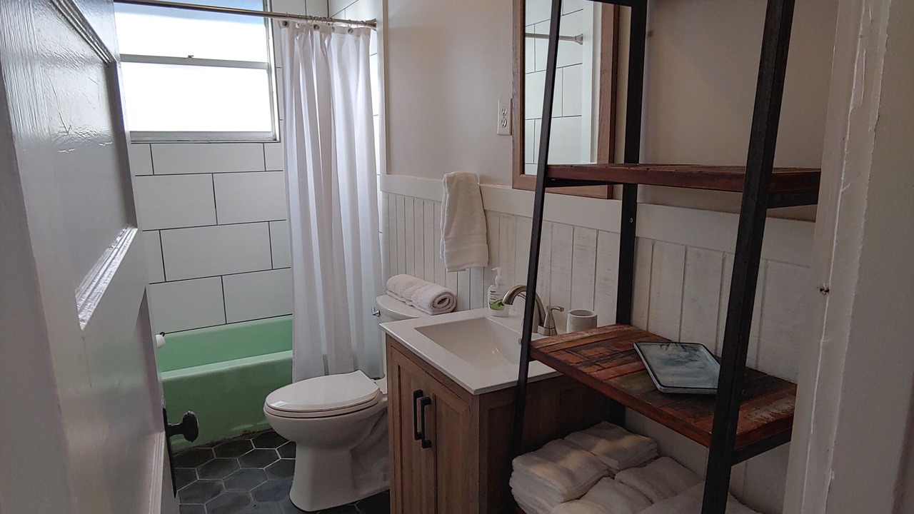 Photo of Bathroom in Laurel