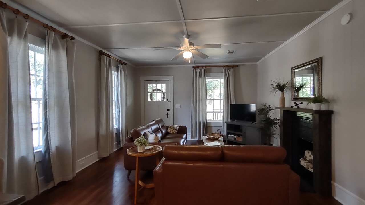 Photo of Livingroom in Laurel