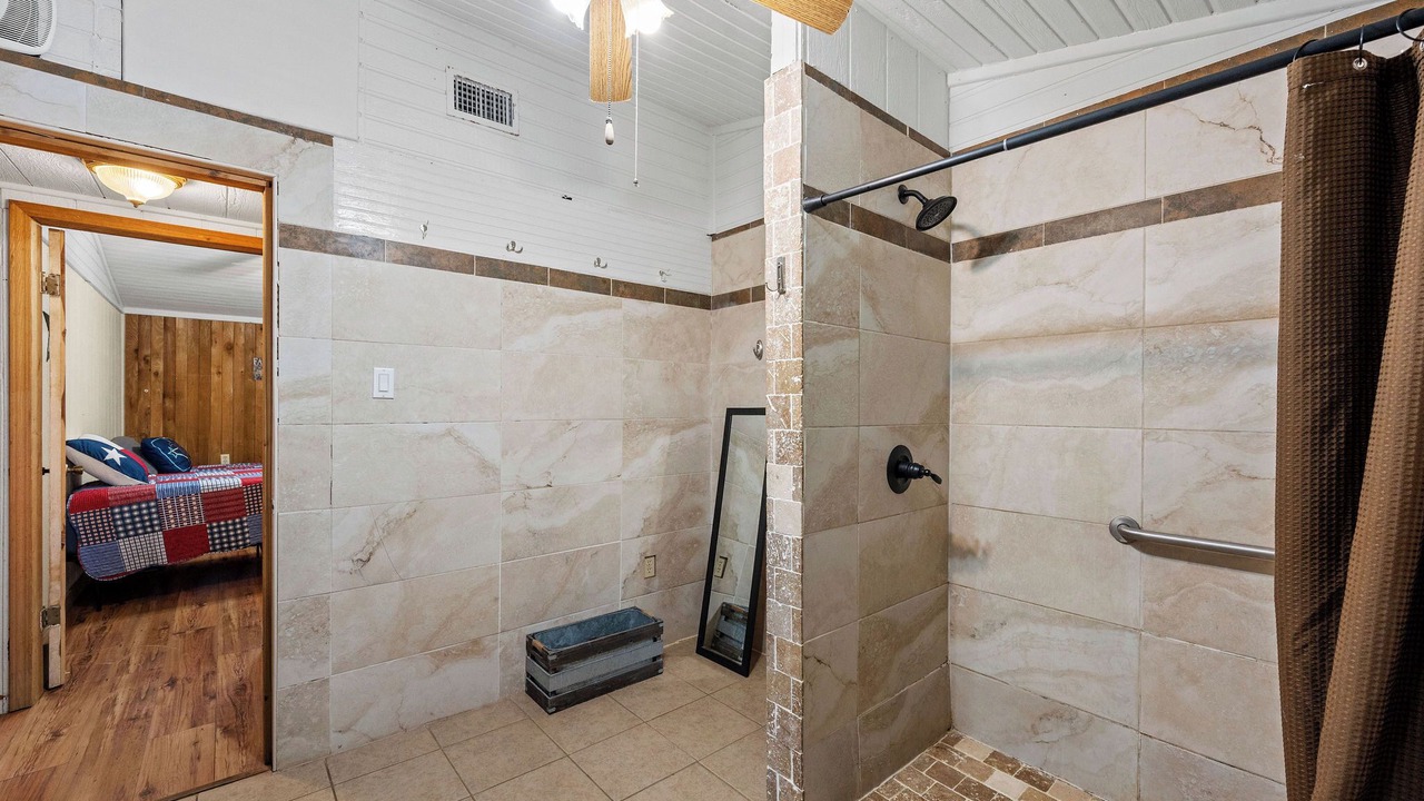 Photo of Bathroom in Hico