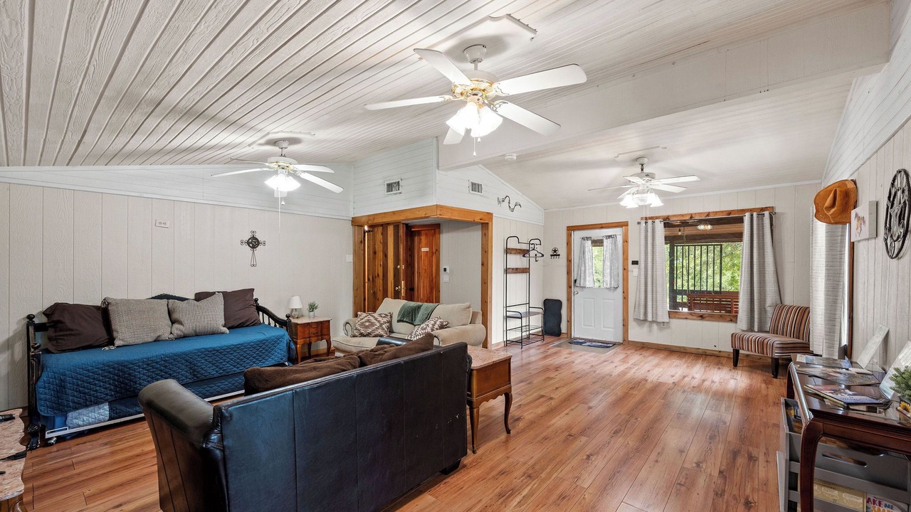 Photo of Bedroom in Hico