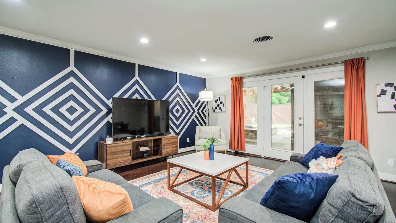 Photo of Livingroom in Willow Meadows/Willowbend Area