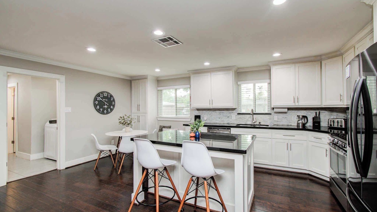 Photo of Kitchen in Willow Meadows/Willowbend Area