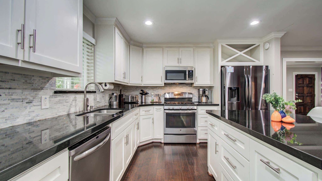 Photo of Kitchen in Willow Meadows/Willowbend Area