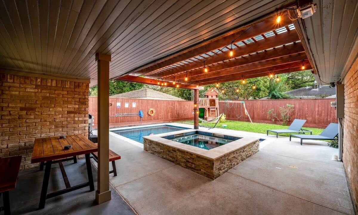 Photo of Outdoor in Willow Meadows/Willowbend Area