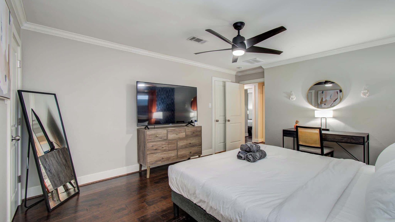 Photo of Bedroom in Willow Meadows/Willowbend Area