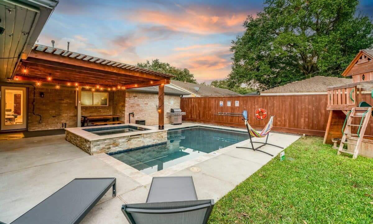 Photo of Outdoor in Willow Meadows/Willowbend Area