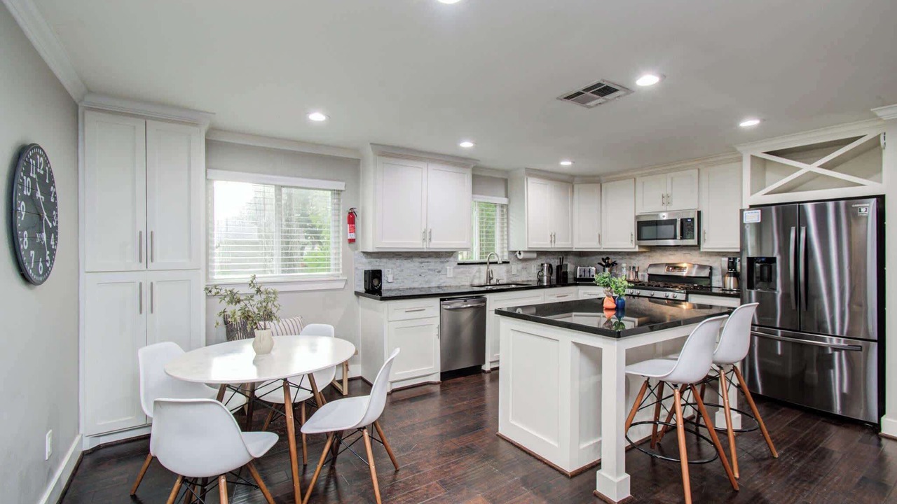 Photo of Kitchen in Willow Meadows/Willowbend Area