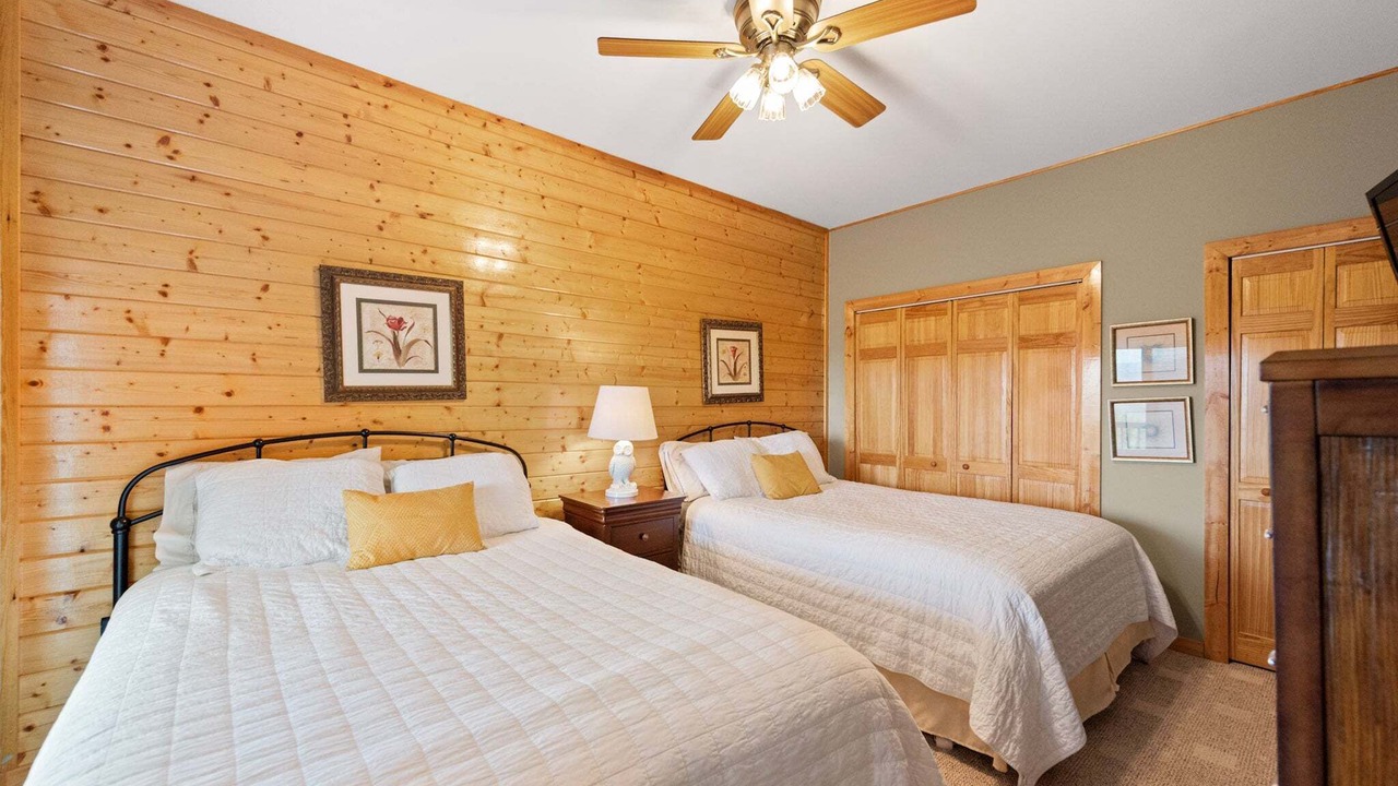 Photo of Bedroom in Piney Creek